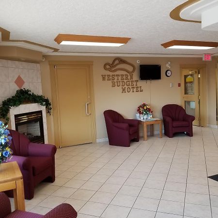 Western Budget Motel West Red Deer Buitenkant foto