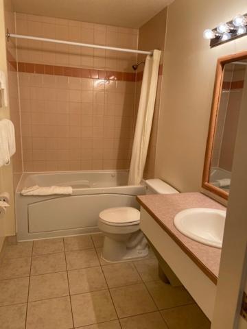 Western Budget Motel West Red Deer Buitenkant foto