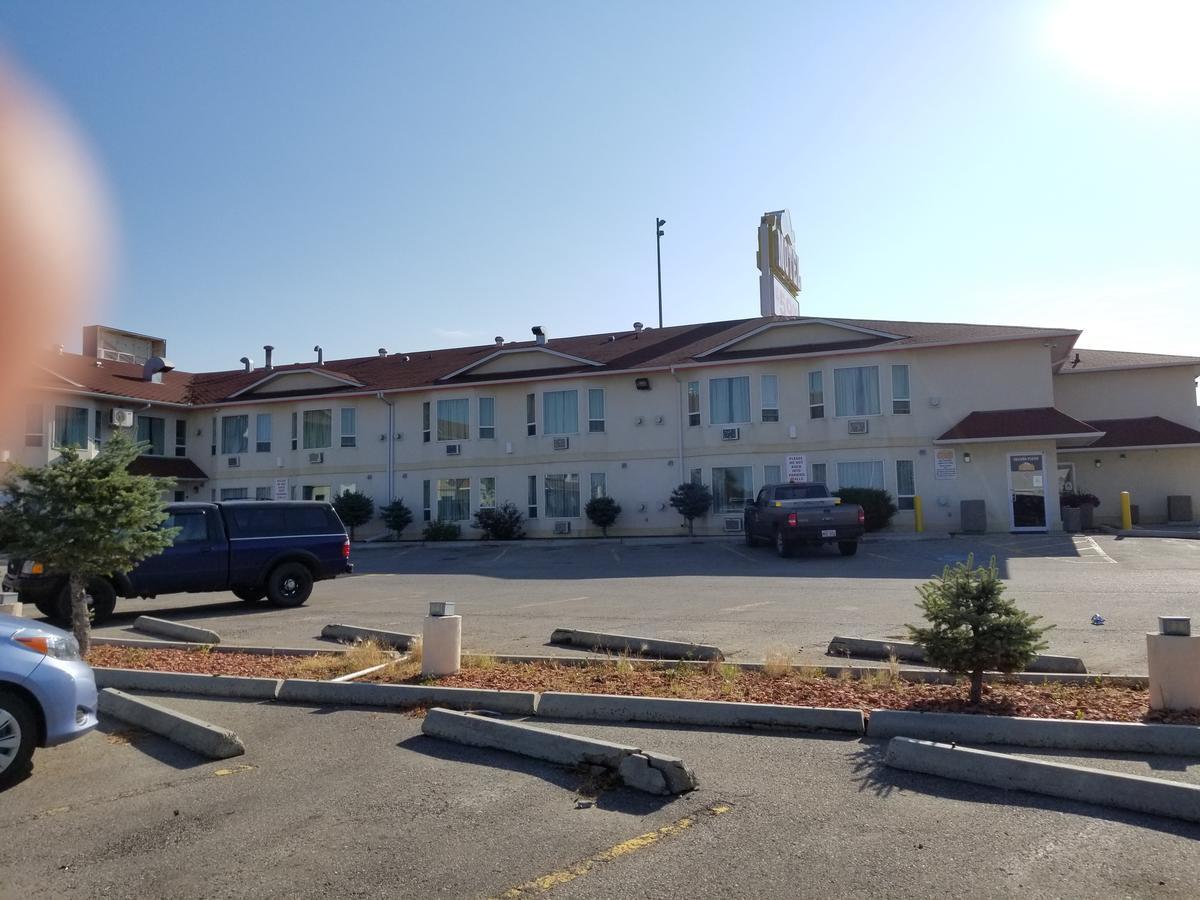Western Budget Motel West Red Deer Buitenkant foto
